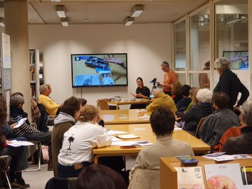 Conférence performée #2 de Laurent Pichaud et Julie Perrin, centre de documentation Bob Calle, Carré d'Art - Musée, 20 mars 2025